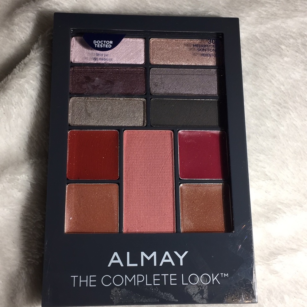 Almay full face pallet for Medium/Deep skin tones